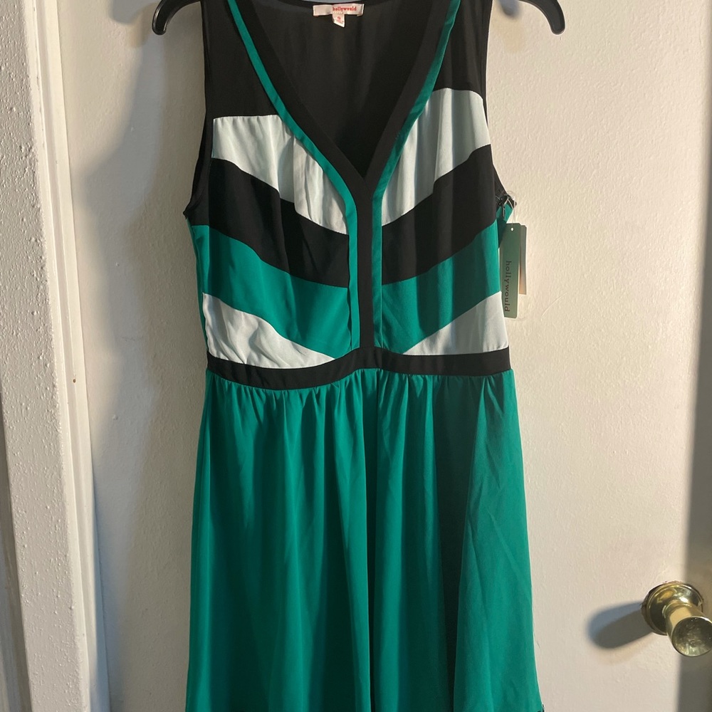 NEW Green, Black , & White Dress. Size 9.